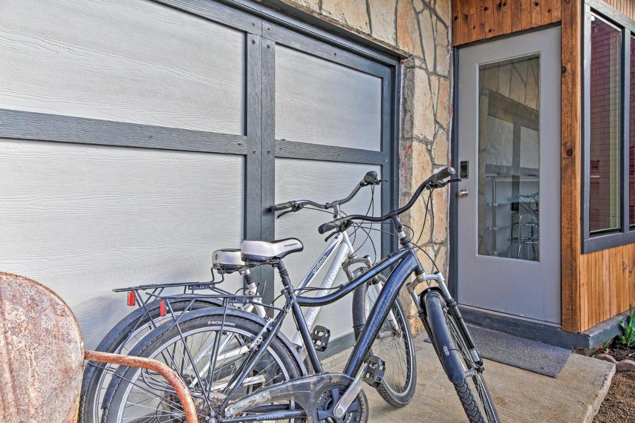 Remodeled Retro Home With Deck, Walk To Main Street! Blanco Esterno foto